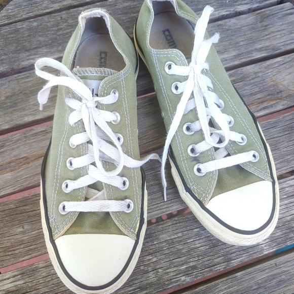 Converse Shoes - Converse Green women's size 7